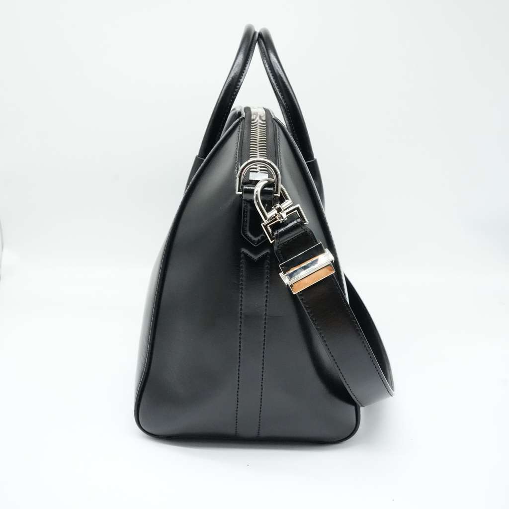 Givenchy Medium Antigona Bag In Grained Leather - Image 6