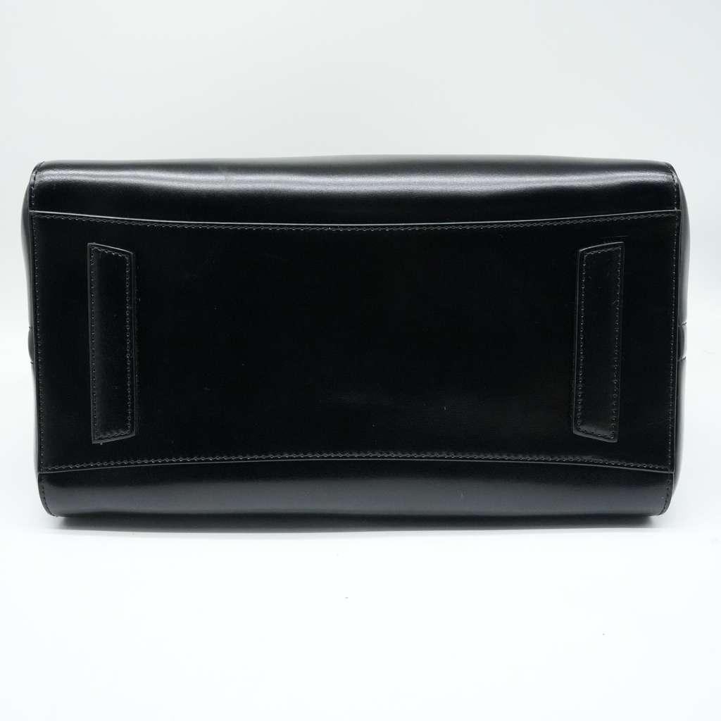 Givenchy Medium Antigona Bag In Grained Leather - Detail 1