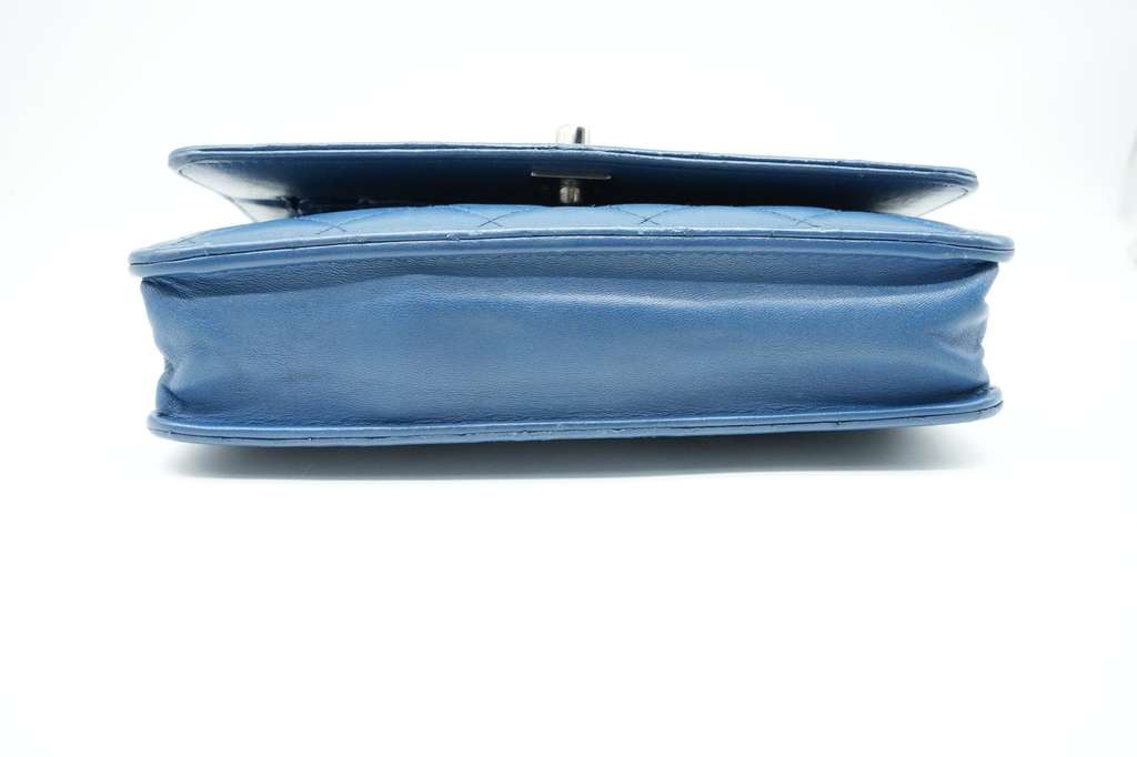 Chanel Trendy CC No Handle Small Flap Shoulder Bag Blue - Side view