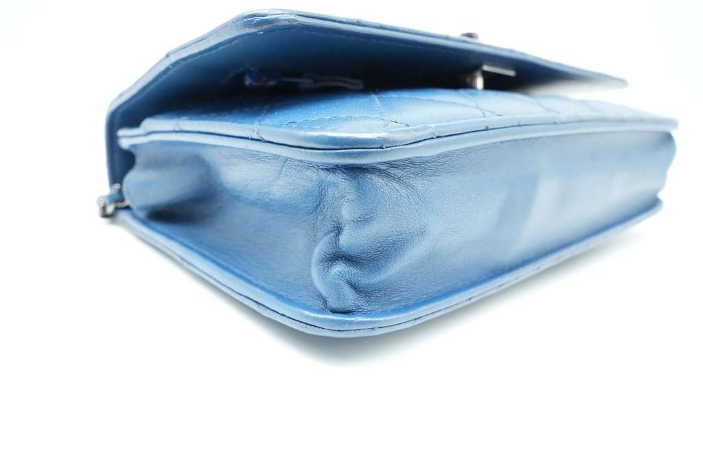 Chanel Trendy CC No Handle Small Flap Shoulder Bag Blue - Detail 1