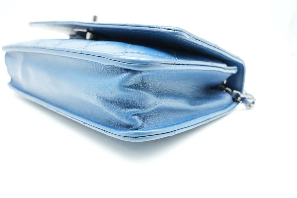 Chanel Trendy CC No Handle Small Flap Shoulder Bag Blue - Detail 2