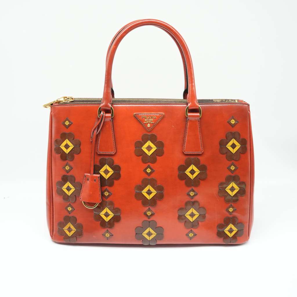 Prada Galleria Saffiano Vernic Pattent Leather Bag