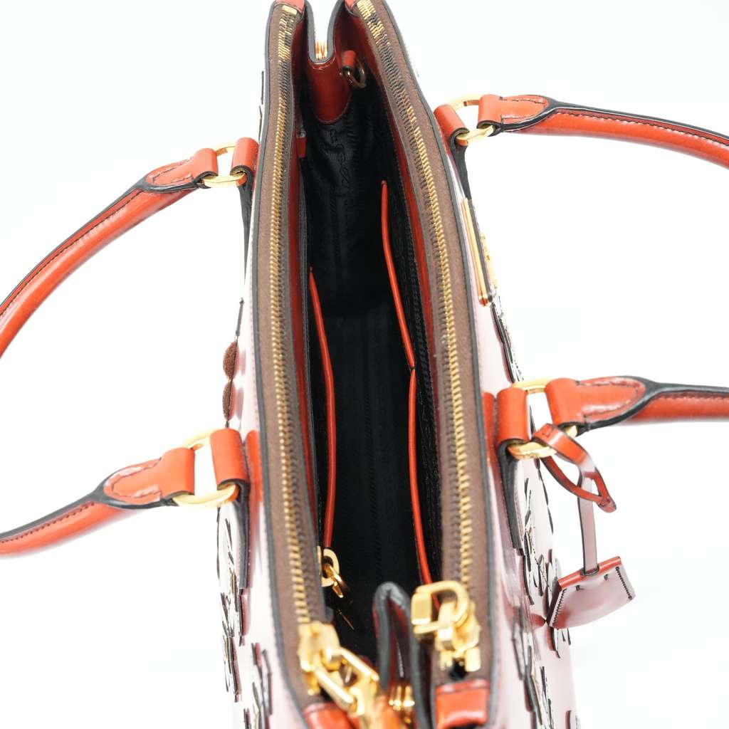 Prada Galleria Saffiano Vernic Pattent Leather Bag - Image 10