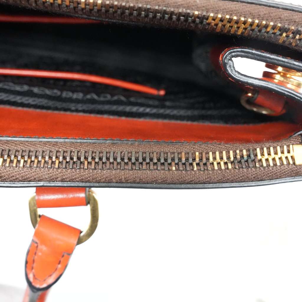 Prada Galleria Saffiano Vernic Pattent Leather Bag - Image 11