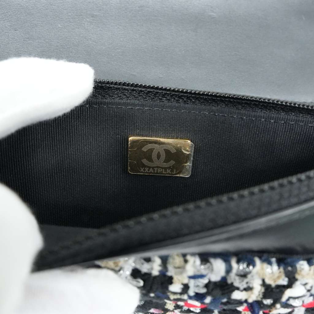 Chanel 19 Tweed Wallet on Chain - Image 20