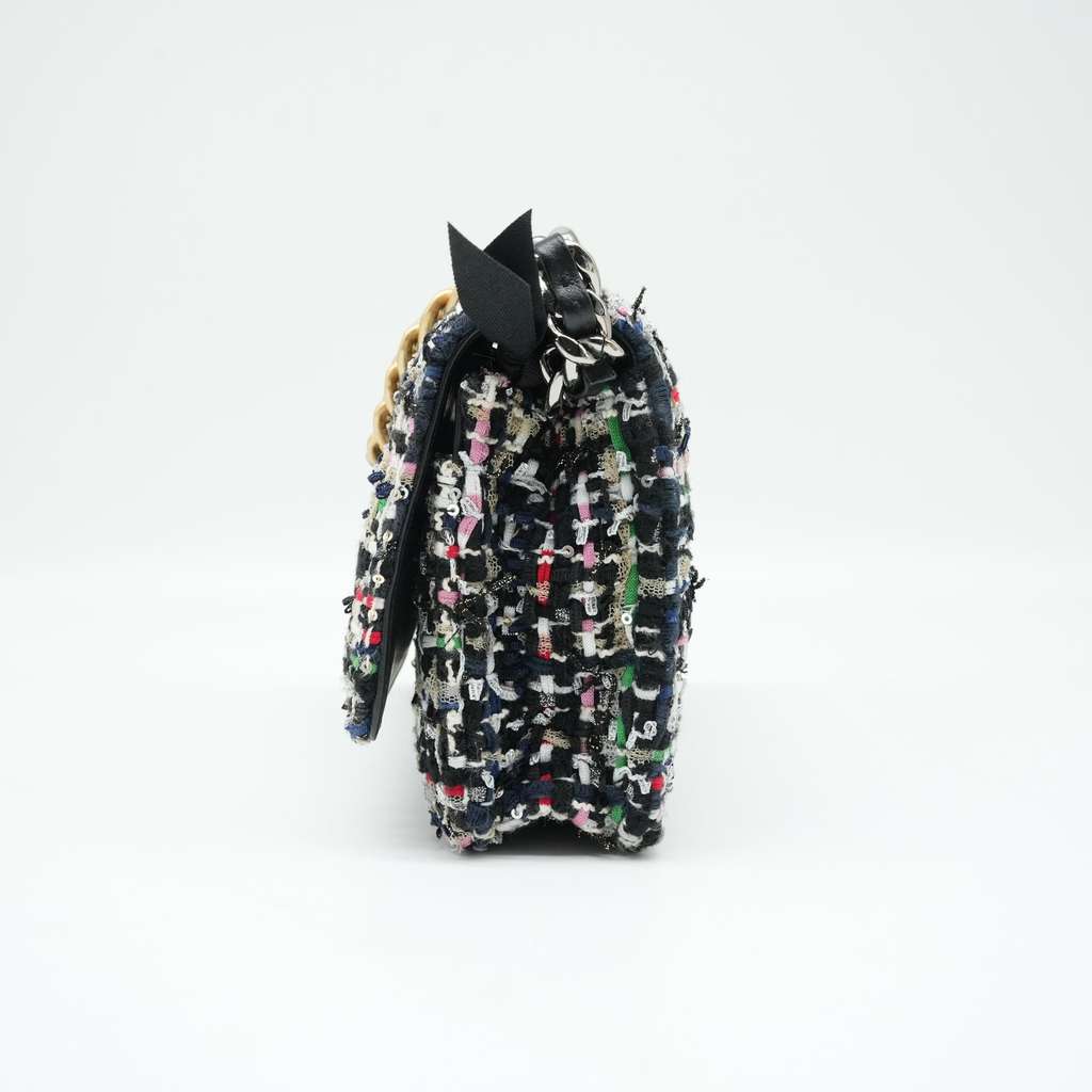 Chanel 19 Tweed Wallet on Chain - Detail 1