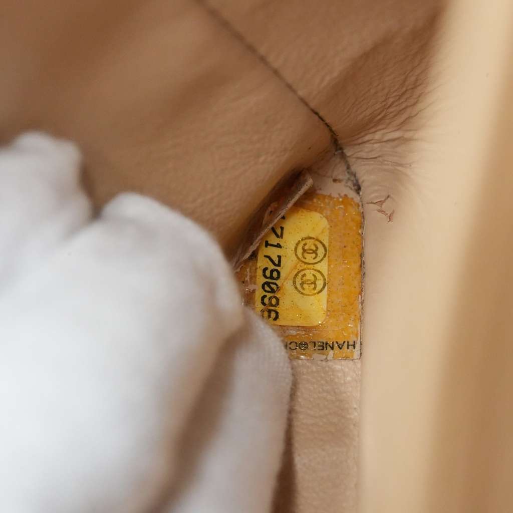 Chanel Classic Jumbo Caviar Leather Beige Gold Hardware - Image 17