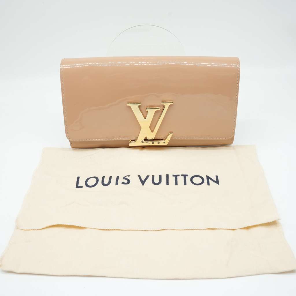 Louis Vuitton Nude Patent Leather Louise Clutch