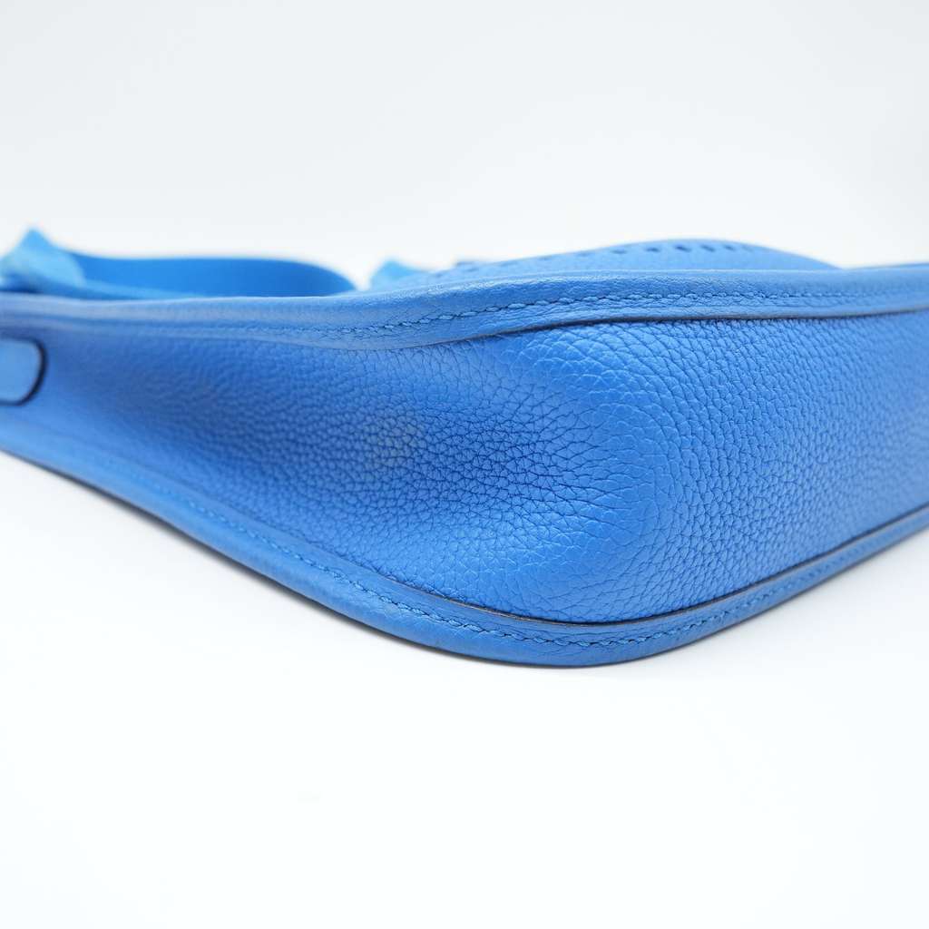 Hermès Mini Evelyne TPM Amazone Blue Hydra Taurillon Clemence Leather - Detail 1