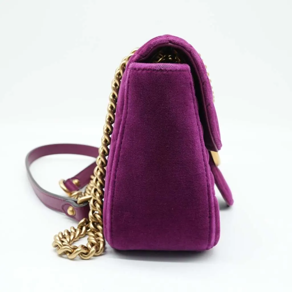 Gucci GG Marmont Shoulder Bag Matelasse Velvet Purple Velvet Fair - Model View