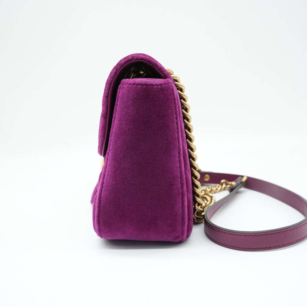 Gucci GG Marmont Shoulder Bag Matelasse Velvet - Detail 1