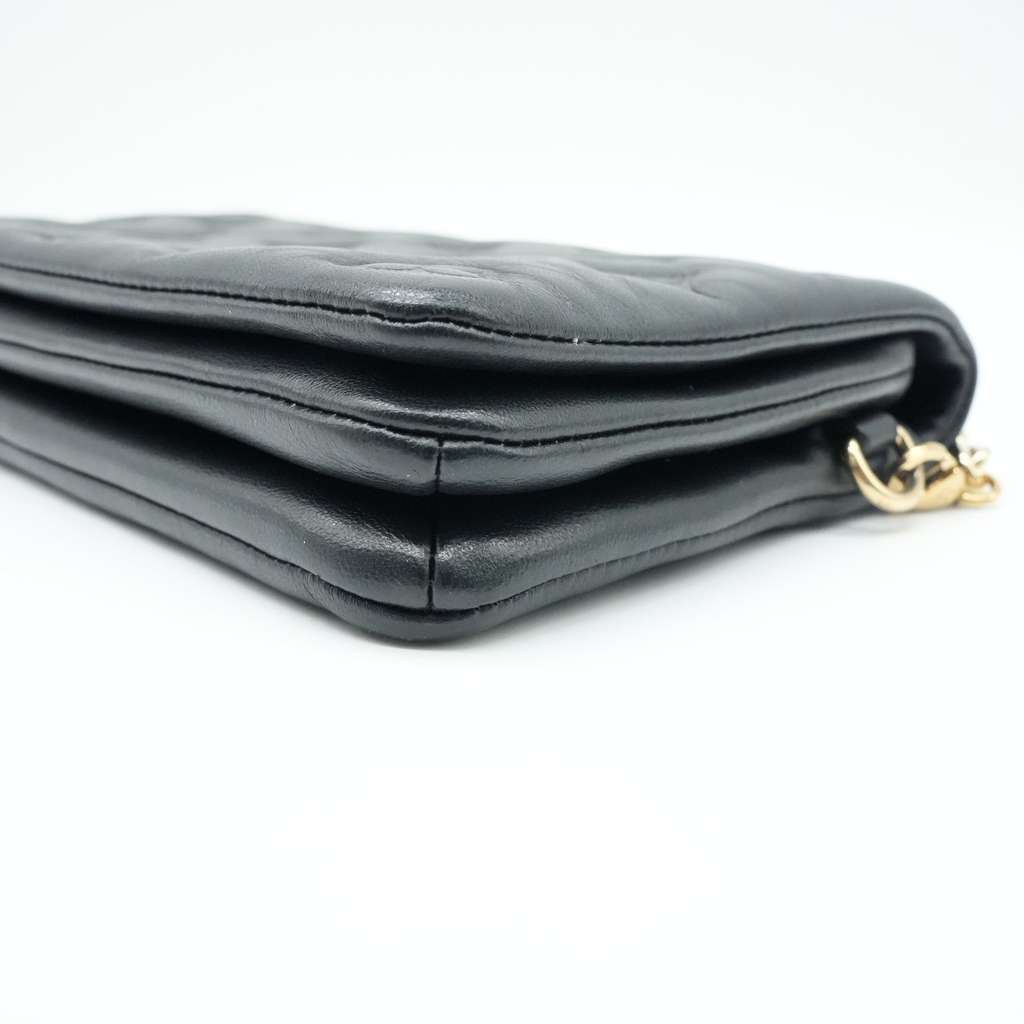Louis Vuitton Coussin Black Bag Monogram-embossed Puffy Lambskin - Detail 2