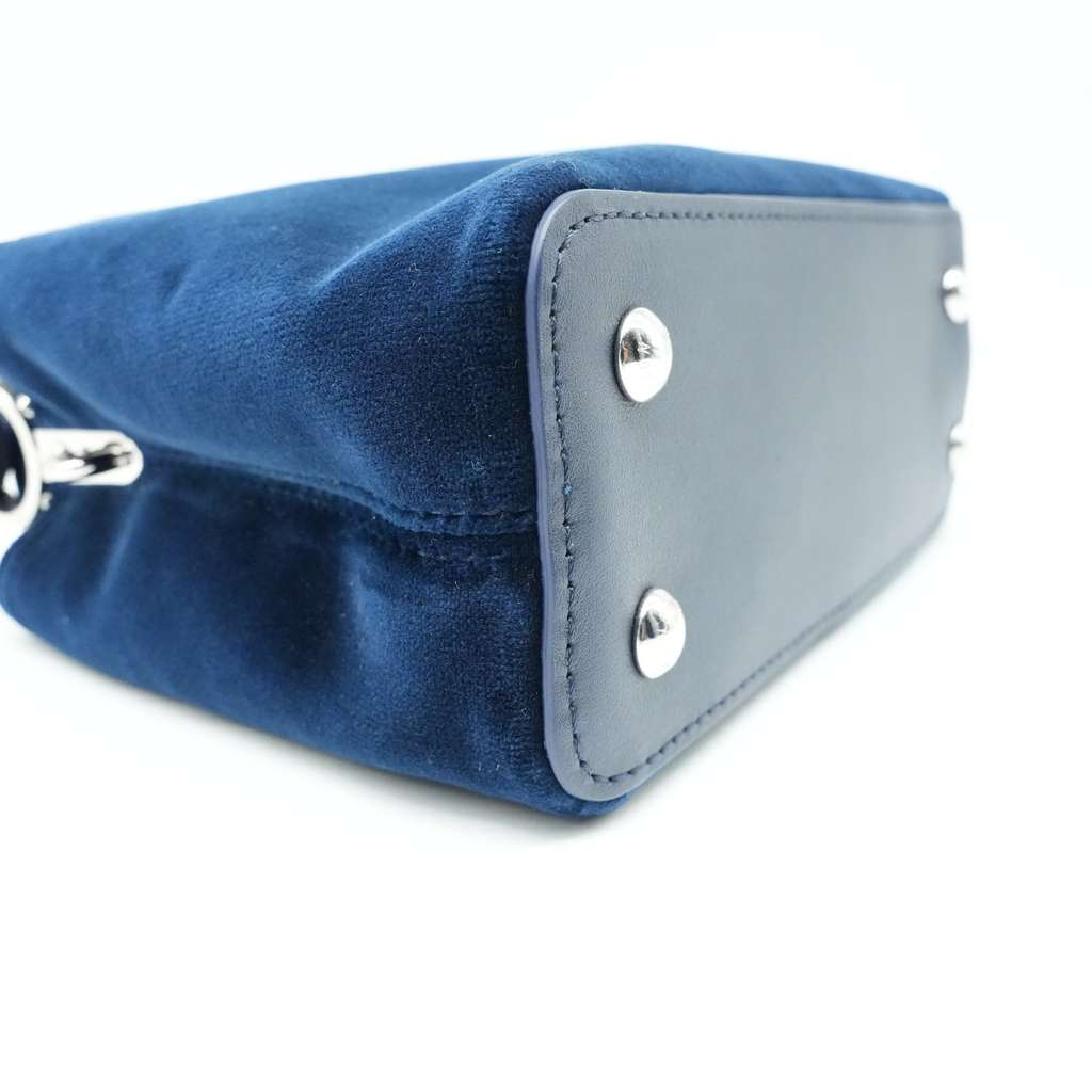 Louis Vuitton Capucines Mini Hangbag Blue In Velvet - Detail 1