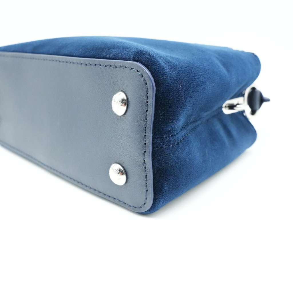 Louis Vuitton Capucines Mini Hangbag Blue In Velvet - Detail 2
