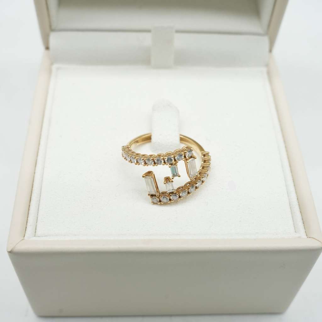 Fendi Gold Ring with Diamonds 3.22g 53(EU) - 3
