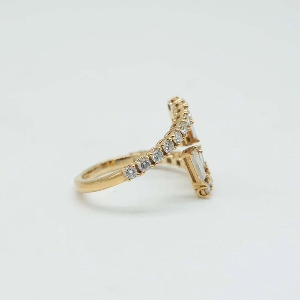 Fendi Gold Ring with Diamonds 3.22g 53(EU) Gold Good - Box View
