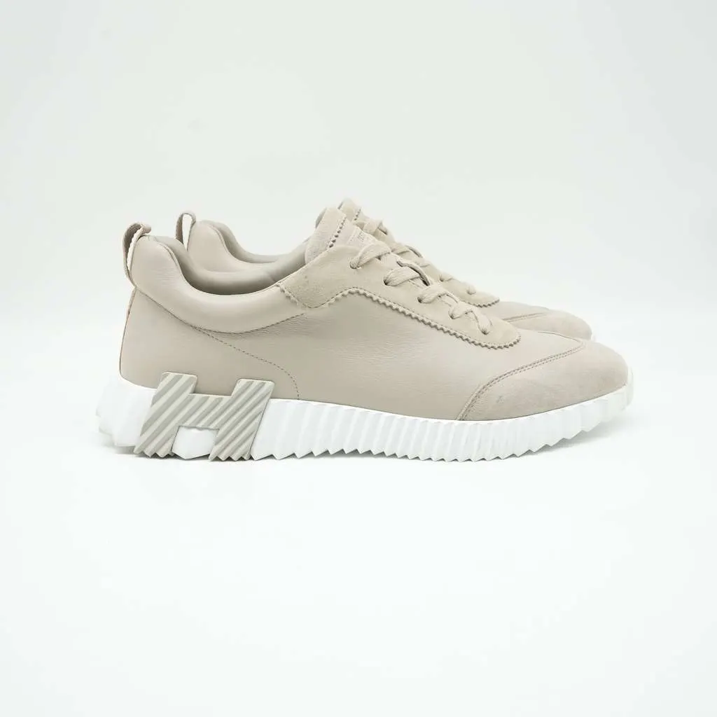 Hermès Boucing Snaecker Beige Color DB  Size 44 Beige Leather Fair - Model View