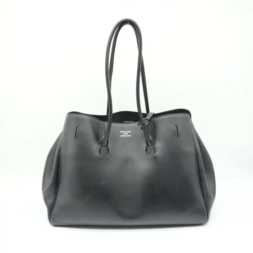 Balenciaga Bel Air Black Leather Bag DB Black Leather Fair - Model View